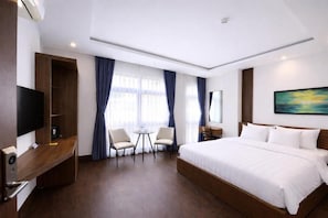 Deluxe Double Room Single Use | Desk, laptop workspace, free WiFi - Huy Ngoc Hotel (Son Tra)