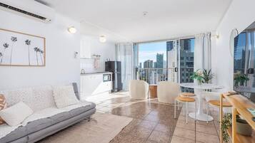 Apartment, 1 Queen Bed with Sofa bed, Ocean View | Living area