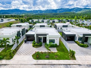 Exterior - Private 3 bedroom w/own bathroom in St.Ann’s Bay, just 15 mins from Ocho Rios. (Llandovery)