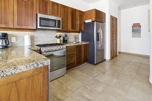 Private kitchen - 320 - One Bedroom Ocean View, Vivo Resorts (Bajos de Chila)