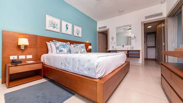 Luxury Suite, Balcony, Sea View | In-room safe, blackout curtains, iron/ironing board