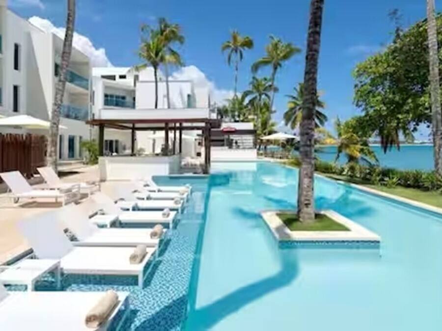 12 outdoor pools