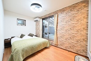 4 chambres, fer et planche à repasser, accès Internet, draps fournis