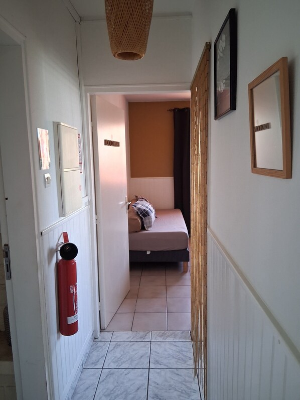 Classic Room, Garden View | Interior - la maison couleur volcan (Le Tampon)