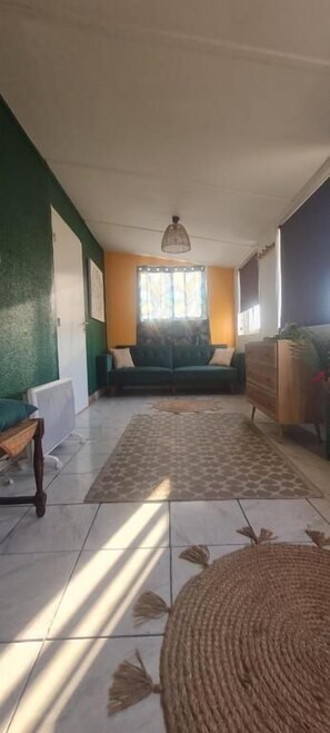 Double Room, Mountain View | Interior - la maison couleur volcan (Le Tampon)