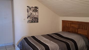 Habitación cuádruple superior, vista a la montaña | Wifi gratis