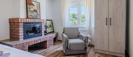 Ferros/tábuas de passar roupa, Wi-Fi de cortesia, roupa de cama