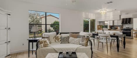 Télévision, cheminée