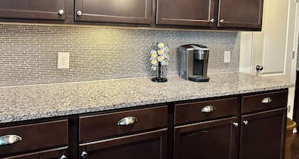 Awesome 2-Bedroom Full House near ATL Airport easy highway access to ATL Stadium