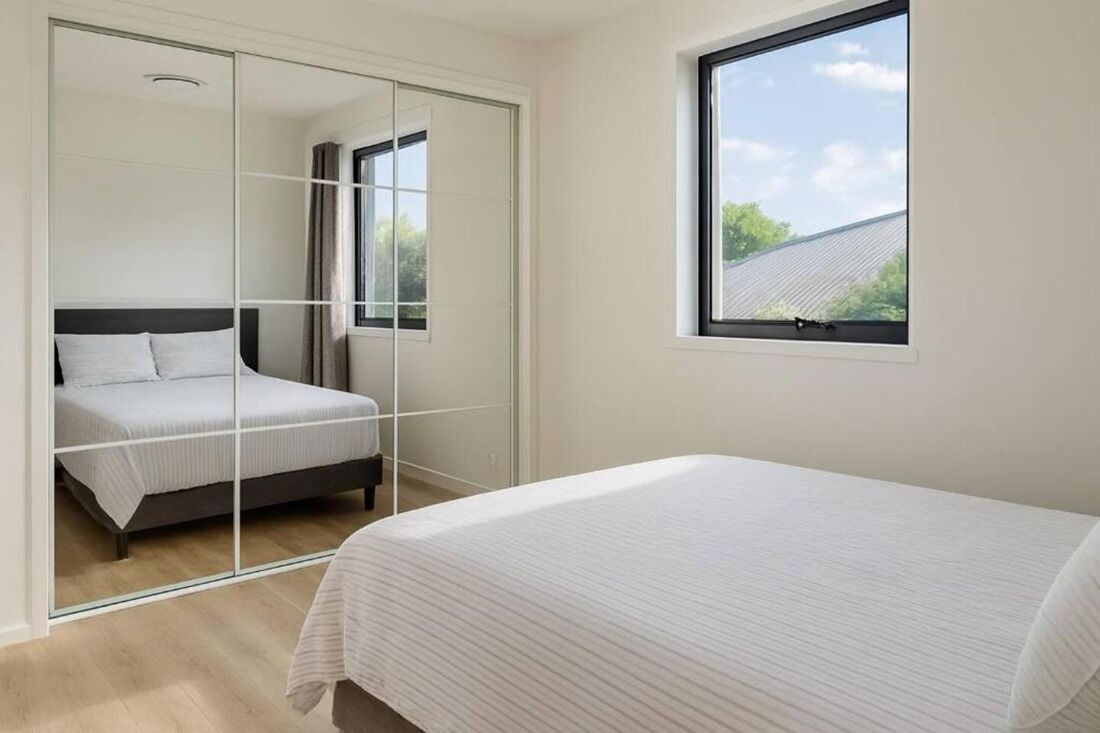 2 habitaciones, tabla de planchar con plancha y wifi gratis 