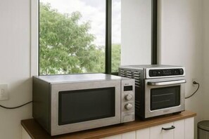 Interior - Premium 2 Bedroom Home Near Brisbane Airport Ideal for Families & Business Stays (Clayfield)