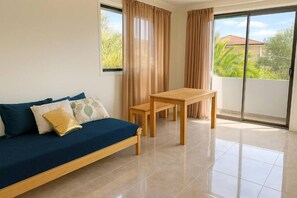 Smart TV - Premium 2 Bedroom Home Near Brisbane Airport Ideal for Families & Business Stays (Clayfield)