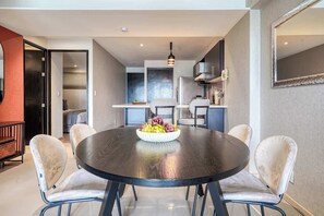 Dining - Designer 2BR in Polanco, Two King Beds with Pool (Mexico City)