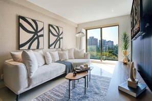 TV - Designer 2BR in Polanco, Two King Beds with Pool (Mexico City)
