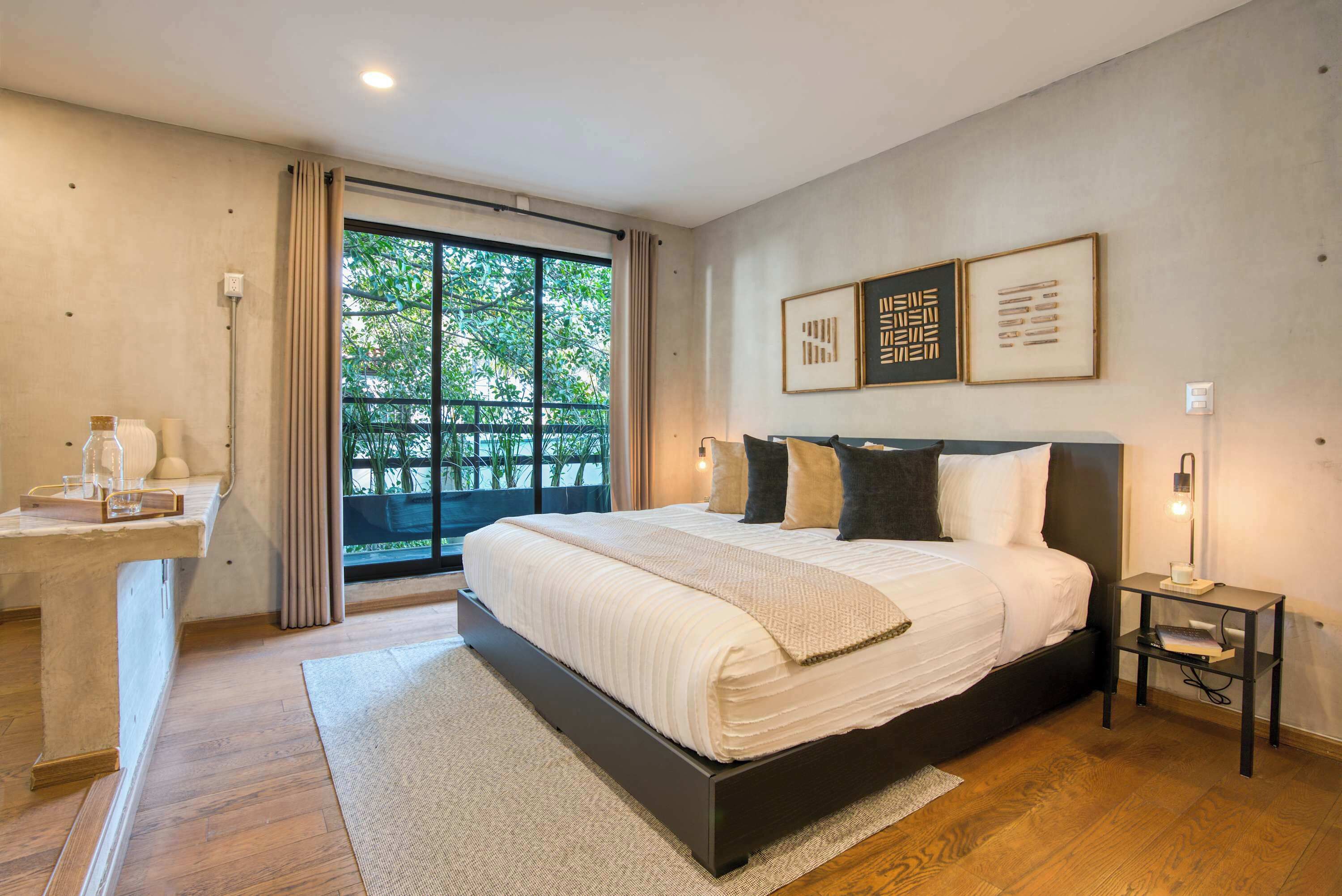 3 chambres, fer et planche à repasser, Wi-Fi, draps fournis