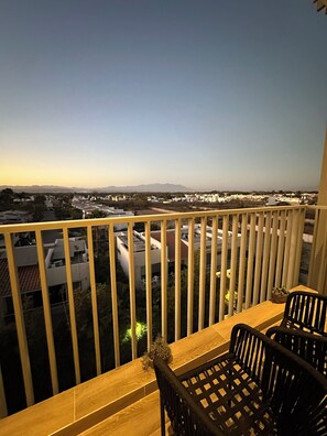 Property grounds - Designer Loft with Mountain Views, Rooftop Pool & Secure Parking. (Nuevo Vallarta)