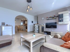 TV - Apartment L&V by Interhome (Pula/Galižana)