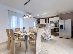 Dining - Apartment L&V by Interhome (Pula/Galižana)