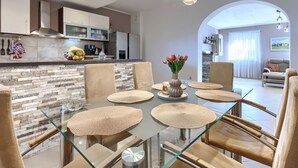 Dining - Apartment L&V by Interhome (Pula/Galižana)