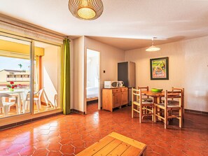 Dining - Adelaïde by Interhome (La Londe Les Maures)