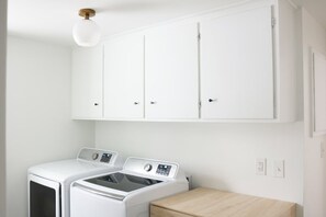 Comfort Studio Suite, Hill View | Interior