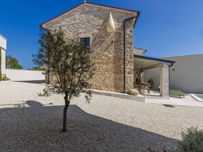 Outdoor dining - La Gioia by Interhome (Rovinj/Žminj)