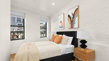 4 bedrooms, iron/ironing board, internet, bed sheets