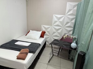 1 bedroom, WiFi, bed sheets - Claudias Room. Mini Eco Ambiente (San Salvador)
