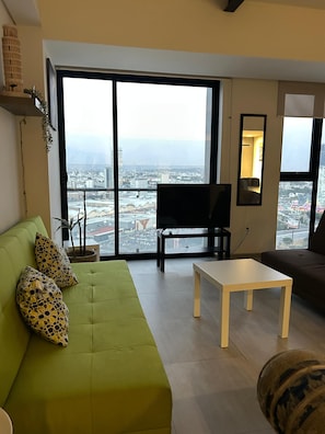 Living area - SPACIOUS APARTMENT IN EXCLUSIVE AREA OF PUEBLA, BEST VIEW (San Bernardino Tlaxcalancingo)