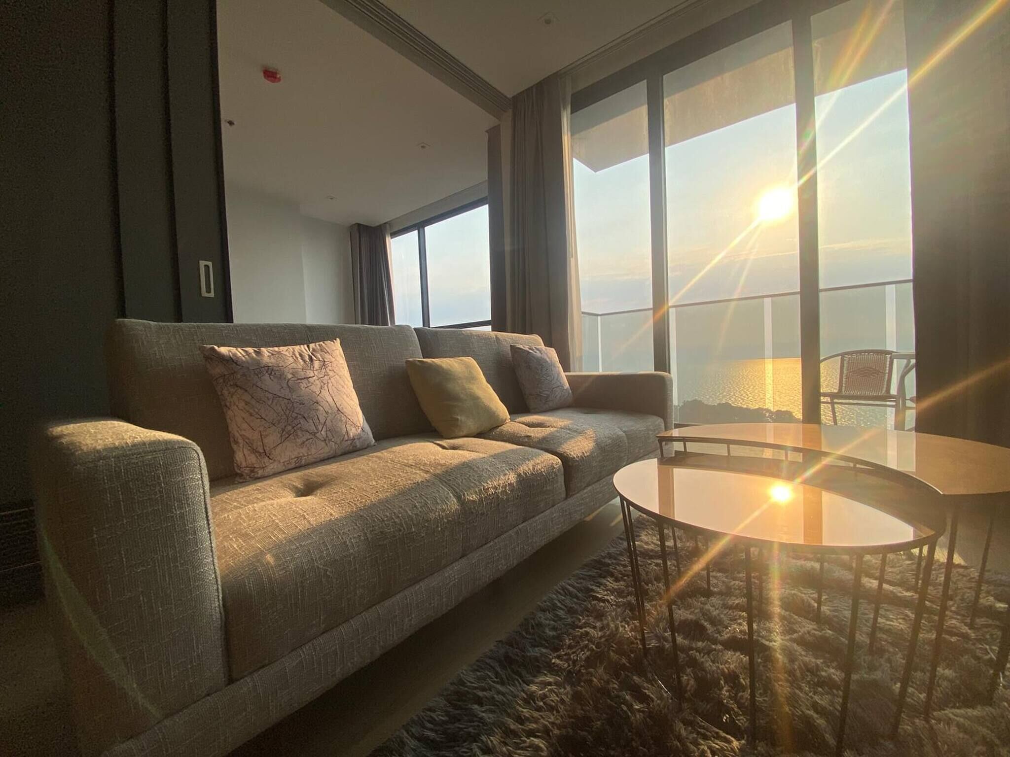 Apartment, 1 Bedroom, Accessible, Smoking | Living area