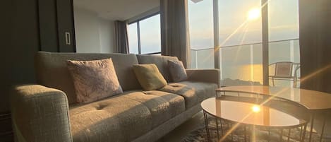 Apartment, 1 Bedroom, Accessible, Smoking | Living area