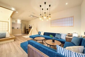 Living area - KONJAKUSO Osaka Bentencho "OKUJO-TEIEN" Rooftop Garden (Osaka)