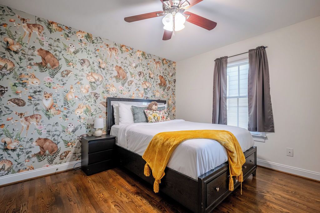 3 bedrooms, desk, iron/ironing board, free WiFi