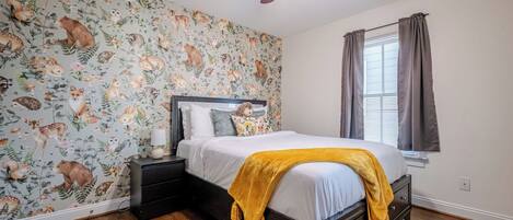 3 bedrooms, desk, iron/ironing board, free WiFi