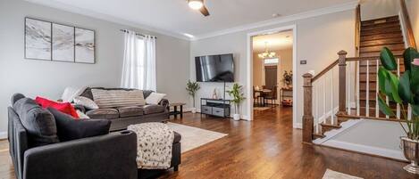 Smart-TV, fotballspill og bøker