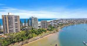 Beach nearby - Renovated Beach House | Pool | 2-Min Walk to Sand (Buddina)