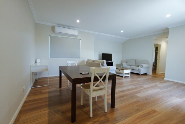 Interior - Explore the great South West in comfort. (South Bunbury)