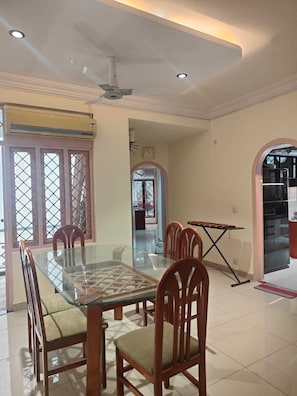 Superior Apartment | Dining - Smart Plugins Hotels (Bengaluru)