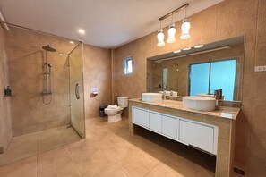 Bathroom - Villa Ishu 4BR Pool and Garden (Kamala)