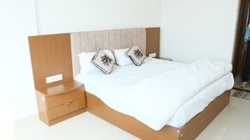 Rollaway beds, free WiFi, bed sheets