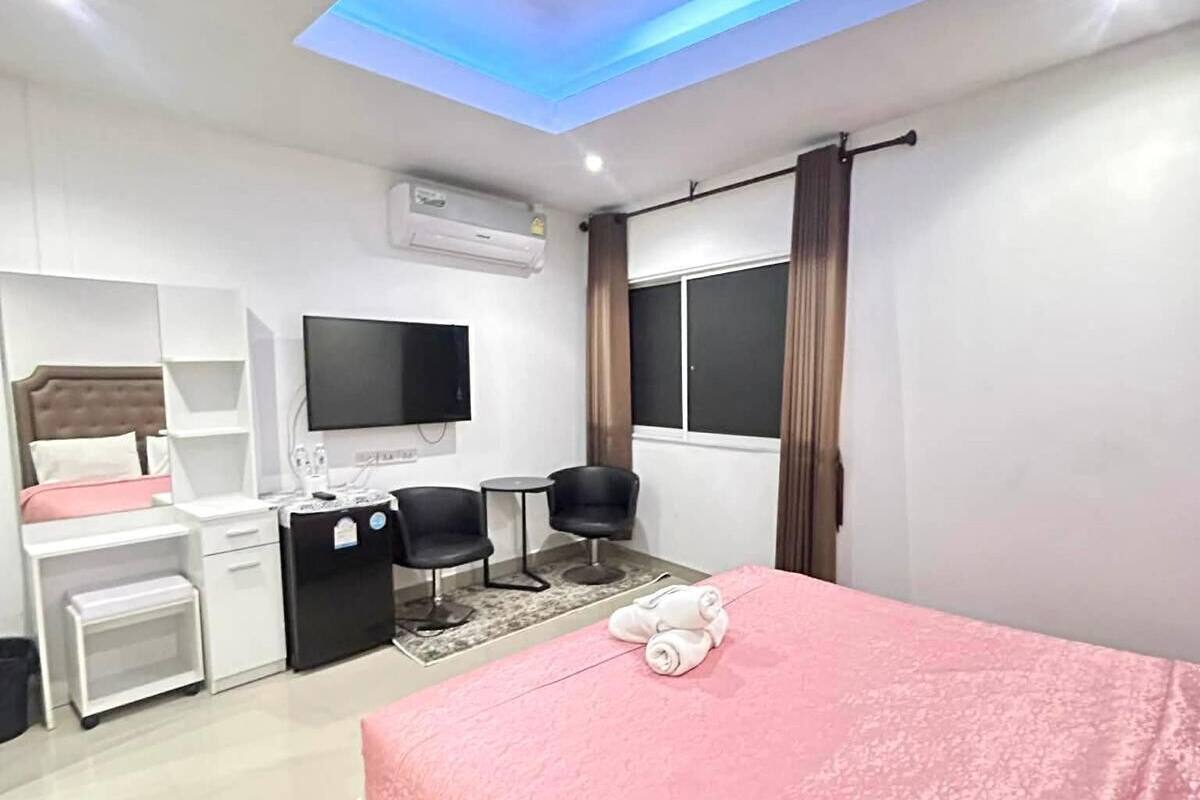 Deluxe Double Room | Desk, free WiFi