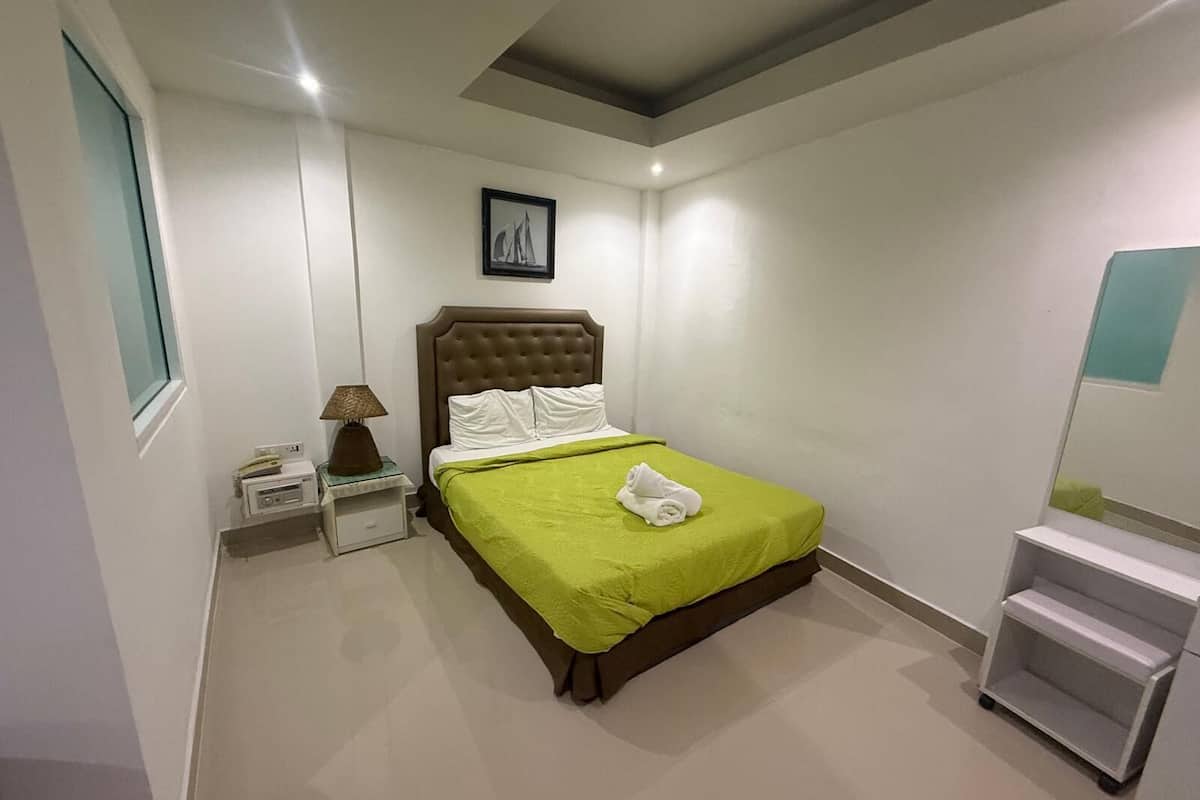 Standard Double Room, Balcony | Desk, free WiFi