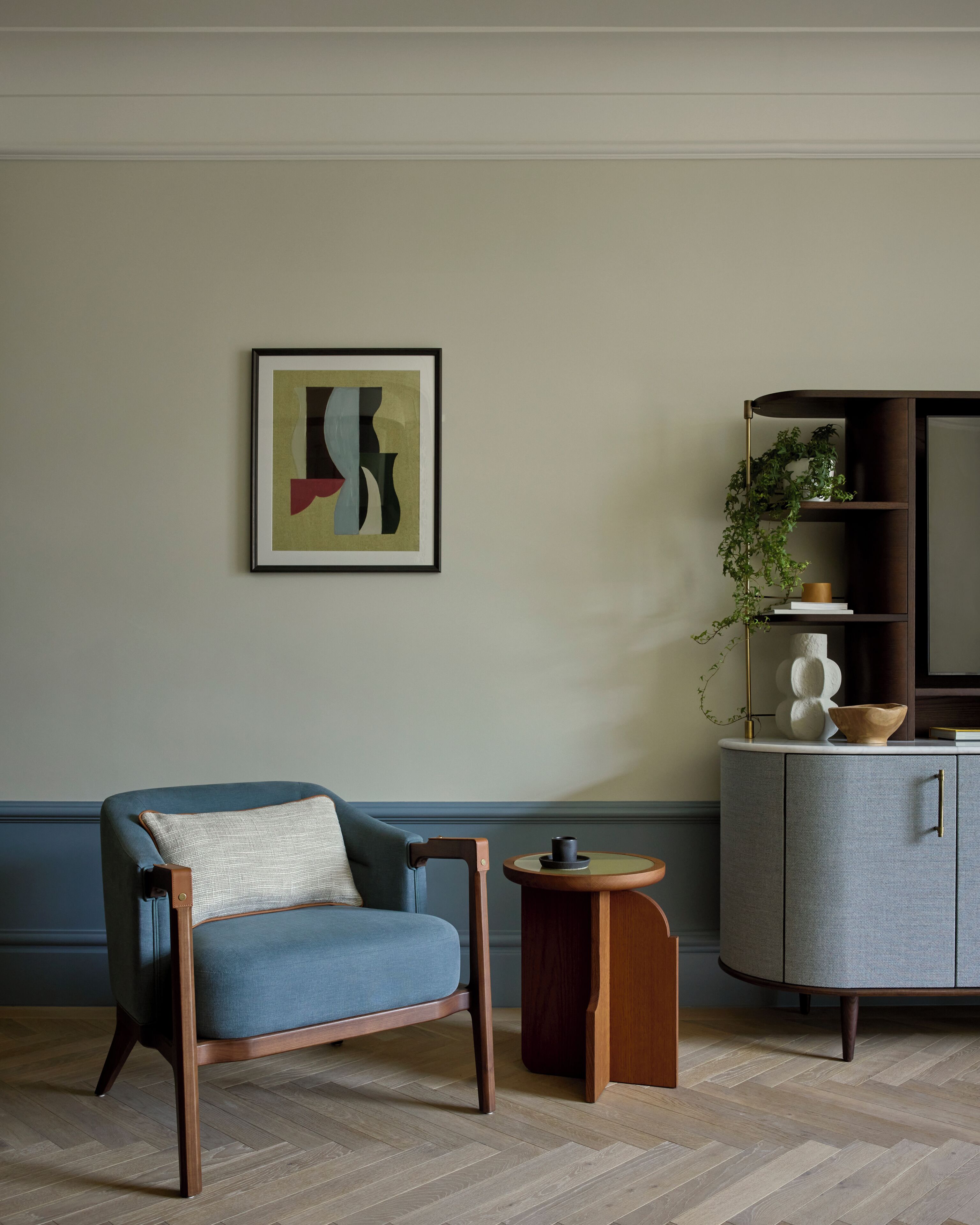 70-cm flat-screen TV with satellite channels, toys