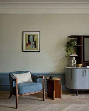 70-cm flat-screen TV with satellite channels, toys