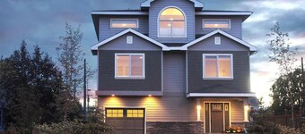 Spacious 3 Level, 3 Bedroom Home in Downtown Anchorage