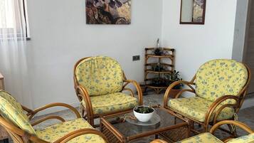 Family Suite, Beach View | Interior