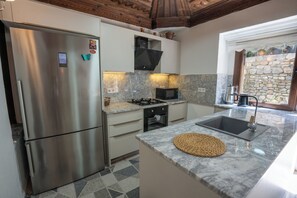 Executive Room, Multiple Beds, Non Smoking, Kitchen | Private kitchen - Beach Suite İçmeler Marmaris (Marmaris)