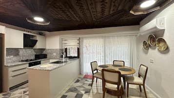 Rom – executive, flere senger, ikke-røyk, kjøkken | Eget kjøkken