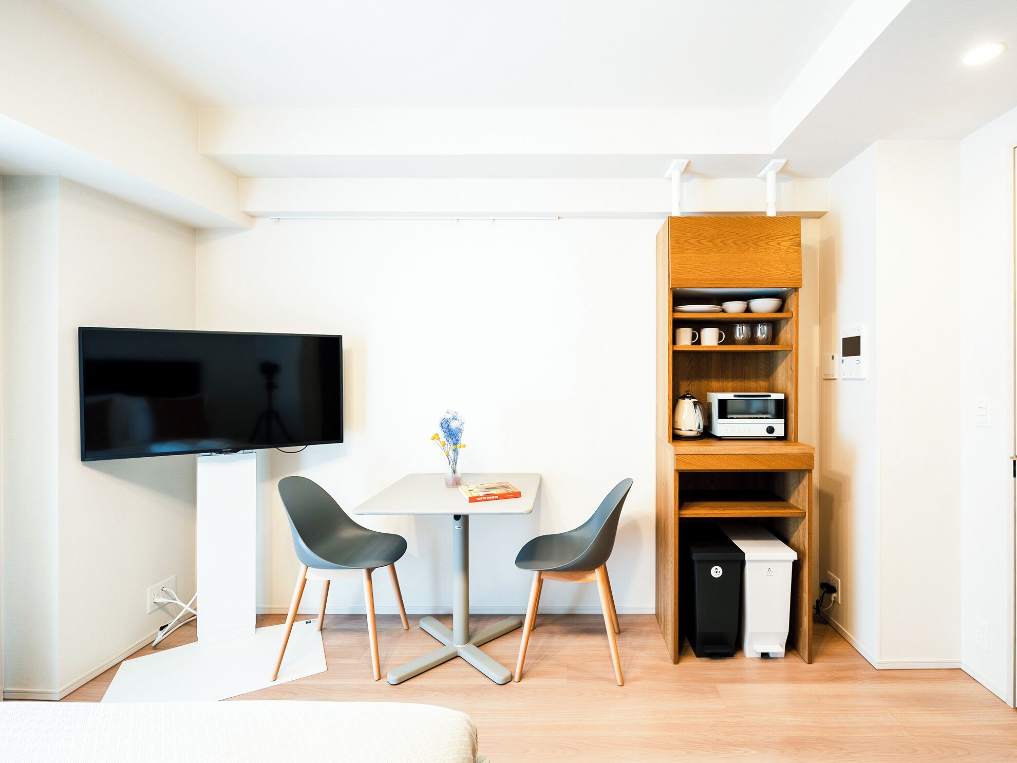 Executive Apartment | Living area | TV, heated floors