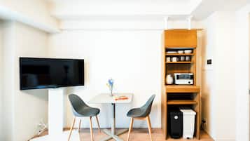 Executive Apartment | リビング エリア | テレビ、床暖房